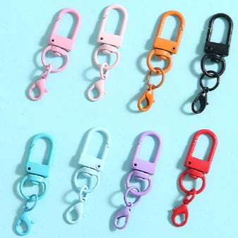Lot de porte-clés colorés avec fermoirs mousquetons et chaînettes pour la création de bijoux DIY, crochets pour porte-clés et attaches pour sacs.